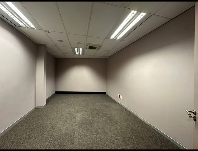 297.90M² OFFICE TO LET IN HIGHVELD